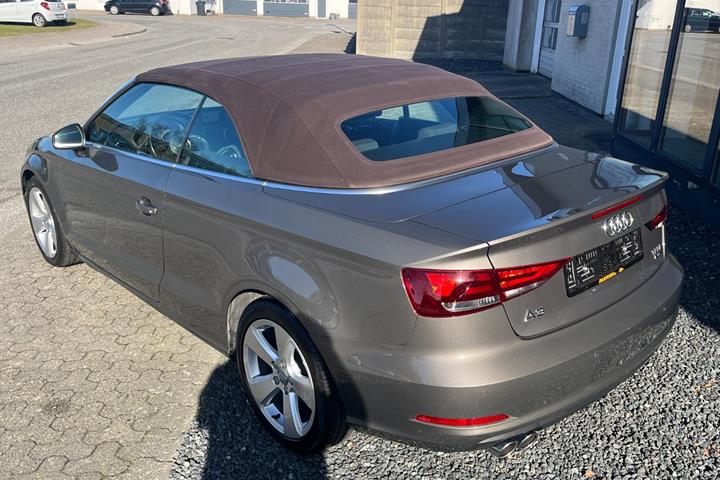 Grå Audi A3 fra 2015