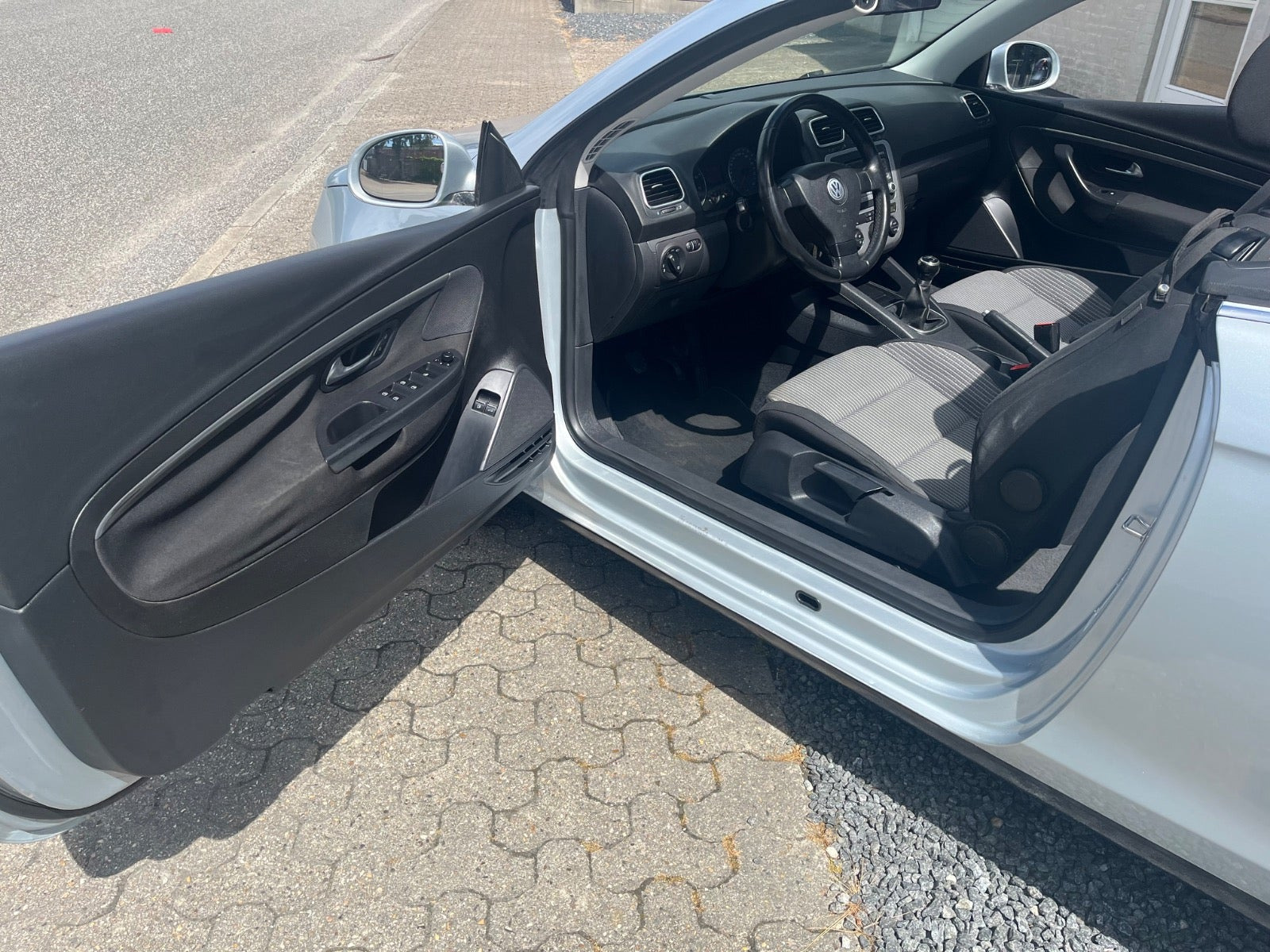 Sølv VW Eos fra 2007