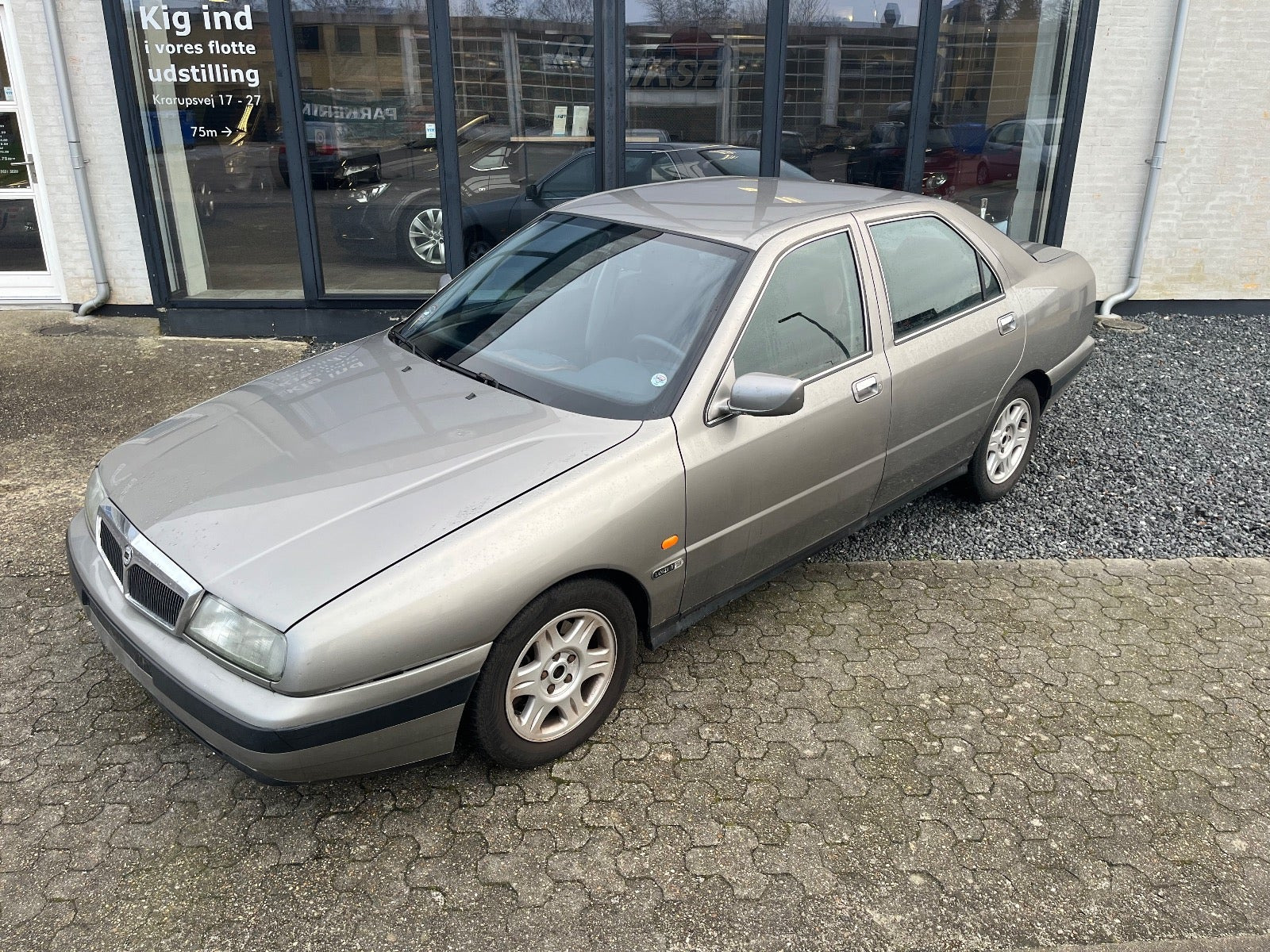 Orange Lancia Kappa fra 1997