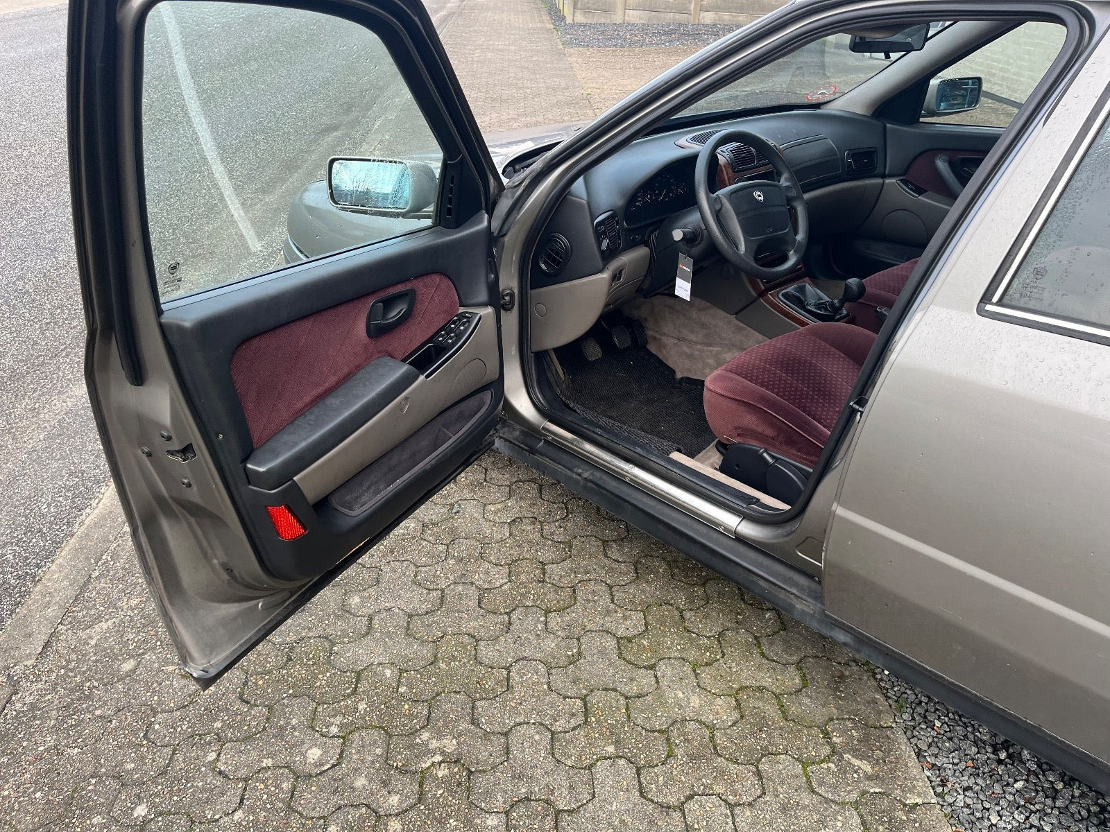 Orange Lancia Kappa fra 1997