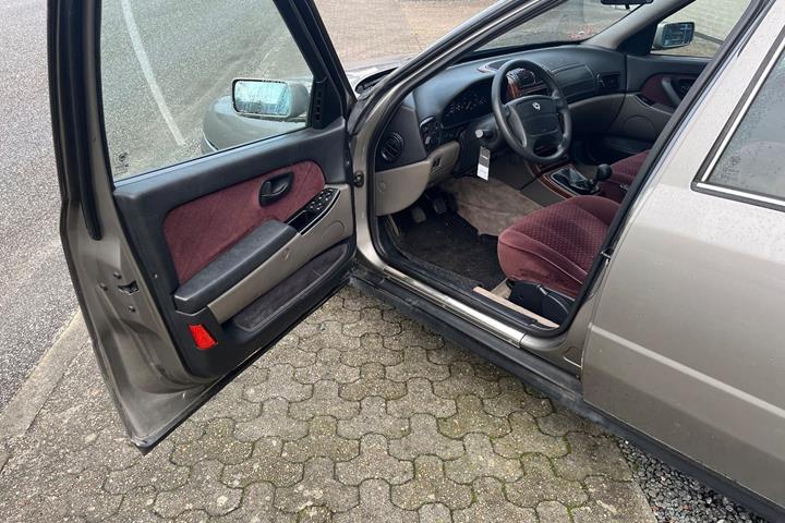 Orange Lancia Kappa fra 1997