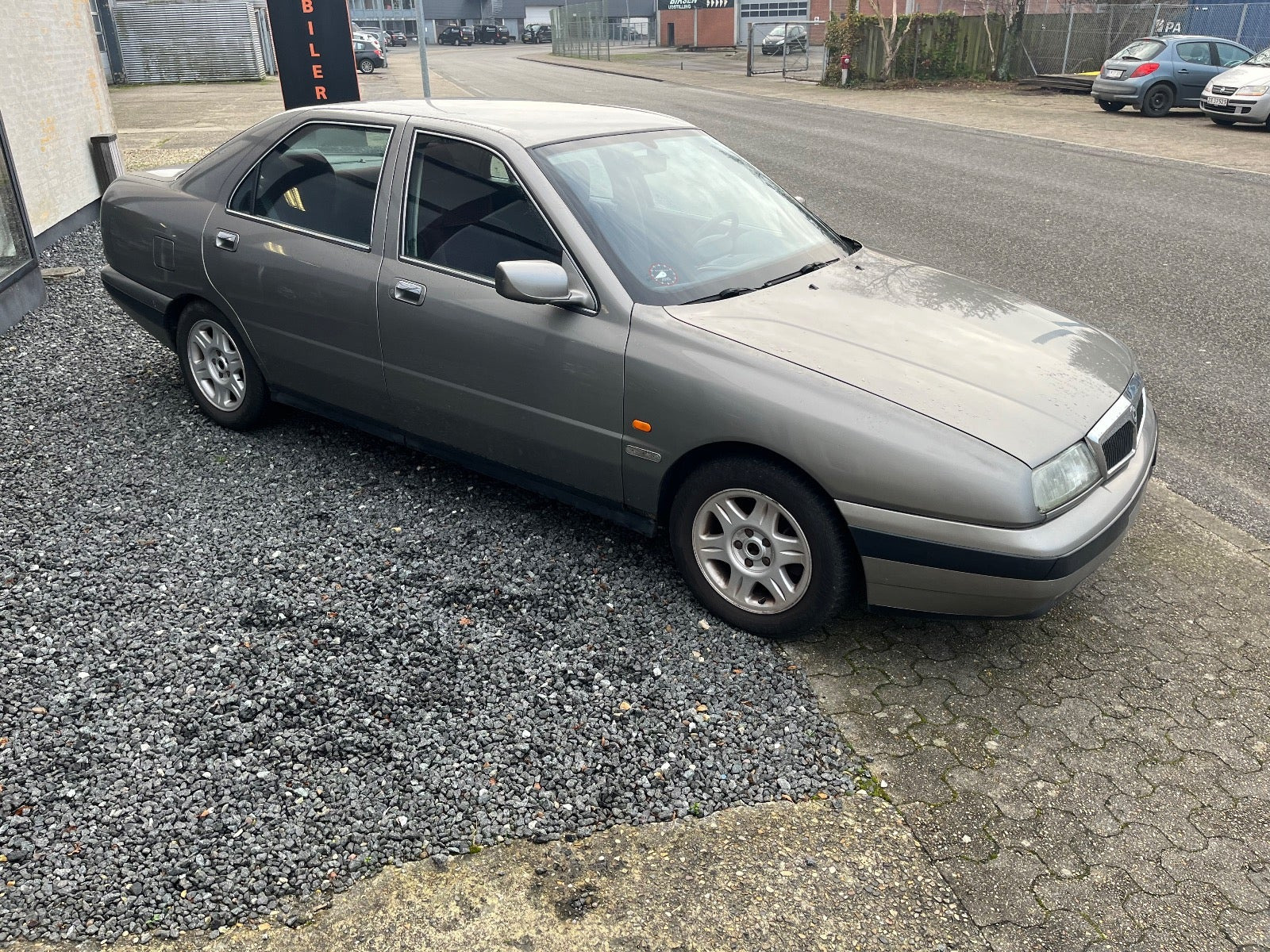 Orange Lancia Kappa fra 1997