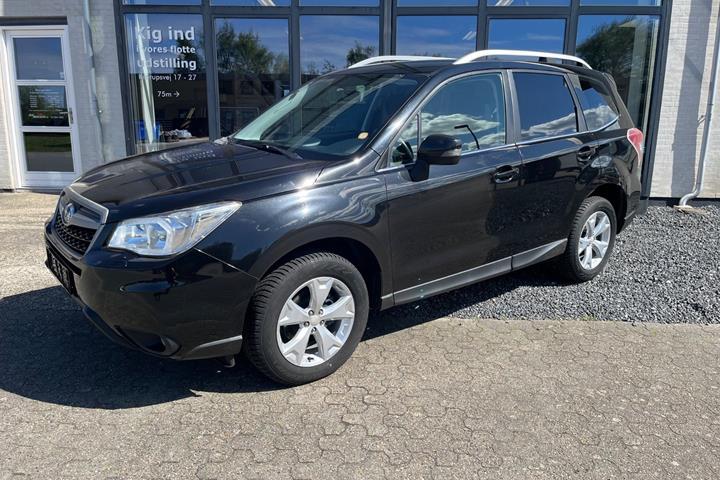 Sort Subaru Forester fra 2014