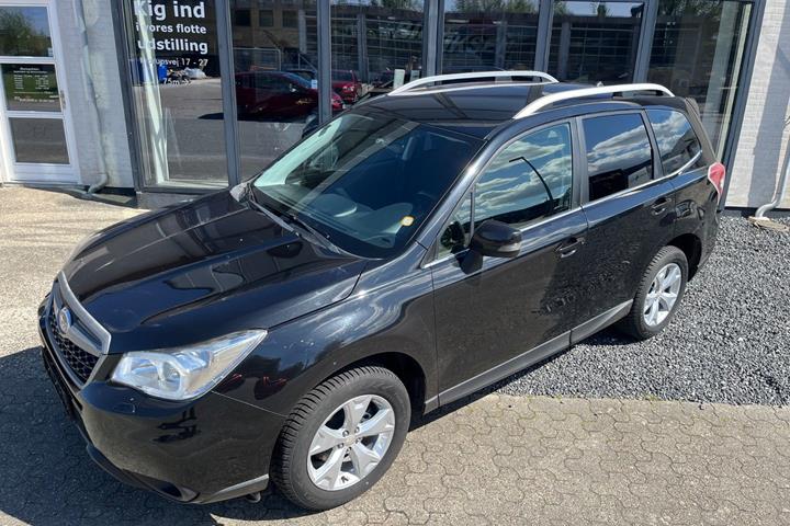Sort Subaru Forester fra 2014