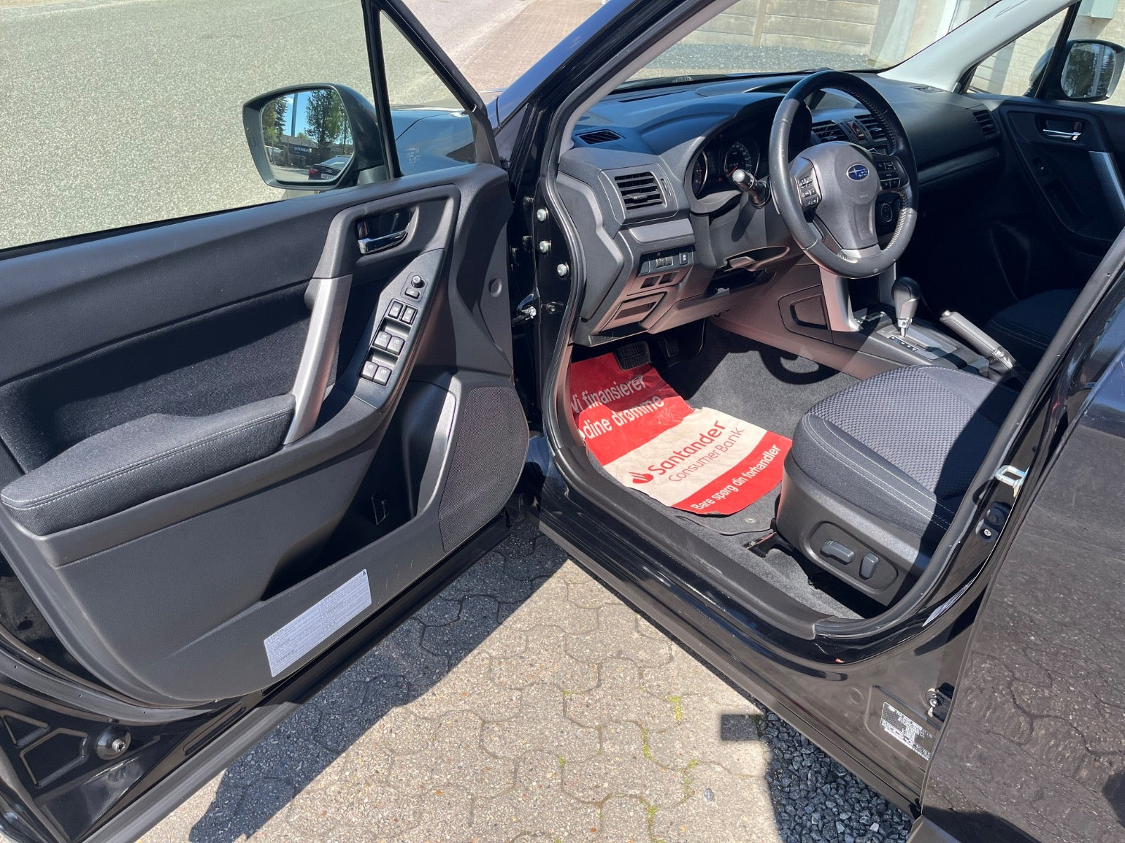 Sort Subaru Forester fra 2014