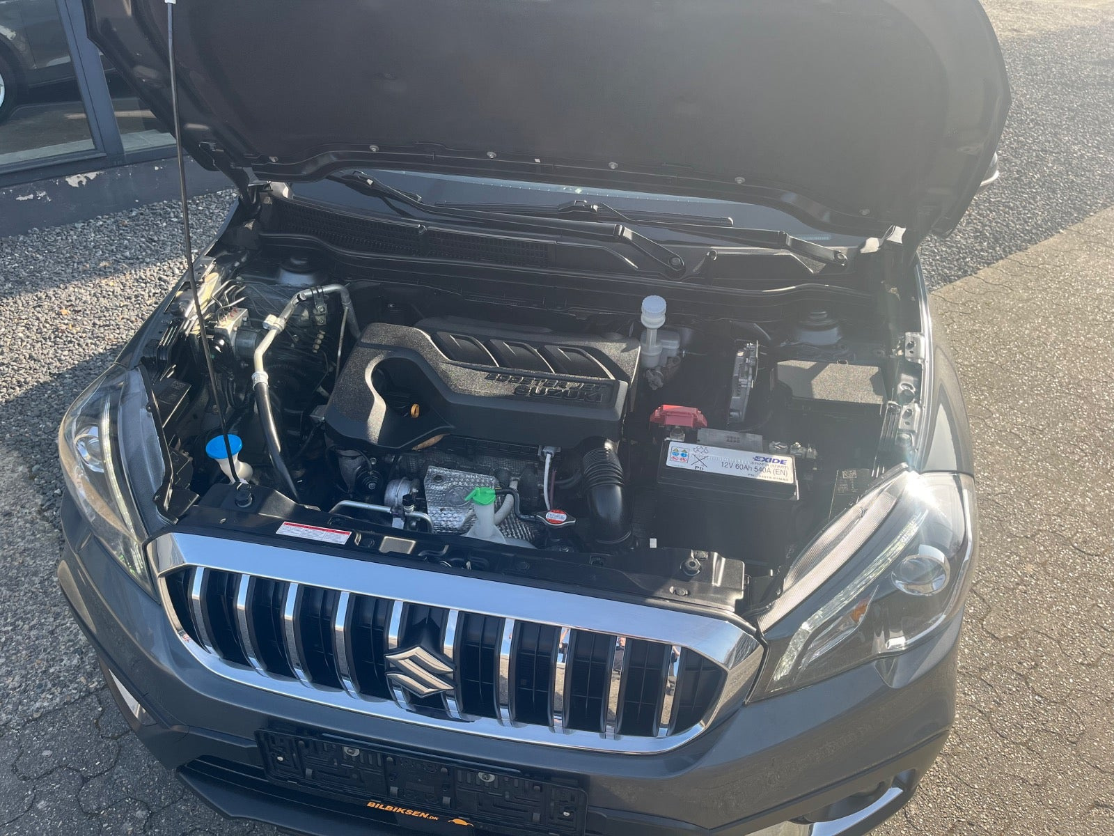Grå Suzuki S-Cross fra 2017