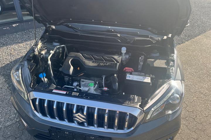 Grå Suzuki S-Cross fra 2017