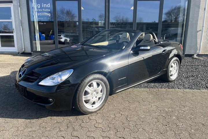 Sort Mercedes SLK200 fra 2005