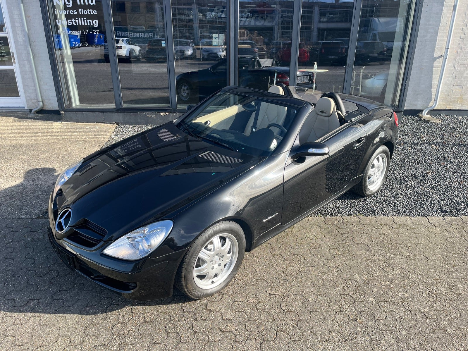 Sort Mercedes SLK200 fra 2005