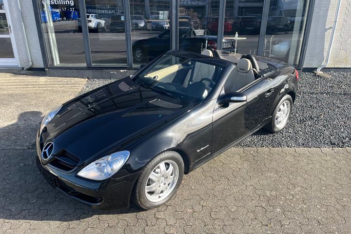 Sort Mercedes SLK200 fra 2005