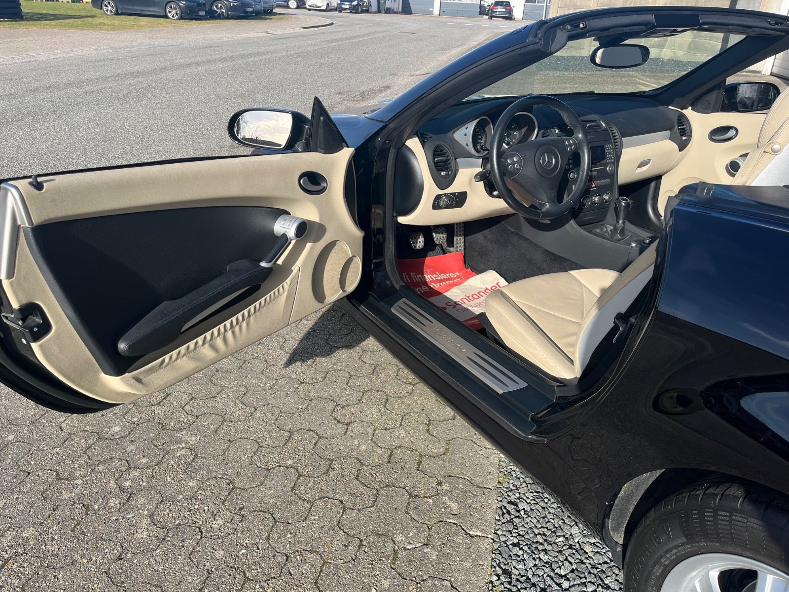 Sort Mercedes SLK200 fra 2005