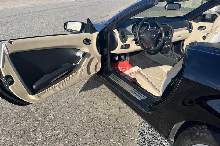 Sort Mercedes SLK200 fra 2005