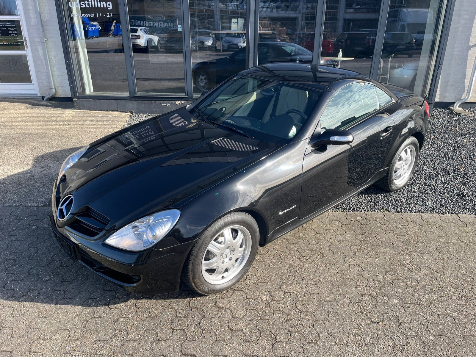 Sort Mercedes SLK200 fra 2005
