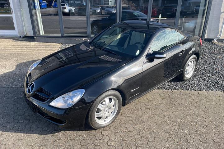 Sort Mercedes SLK200 fra 2005