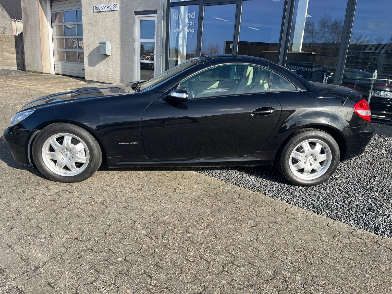 Sort Mercedes SLK200 fra 2005