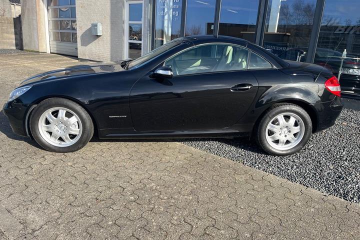 Sort Mercedes SLK200 fra 2005