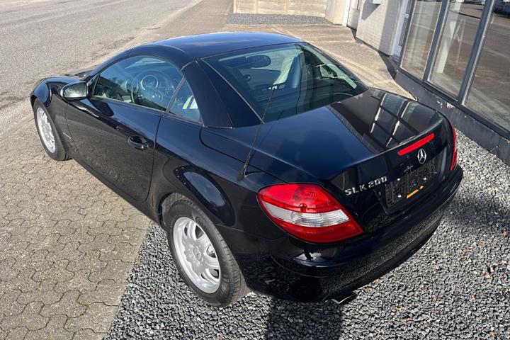 Sort Mercedes SLK200 fra 2005