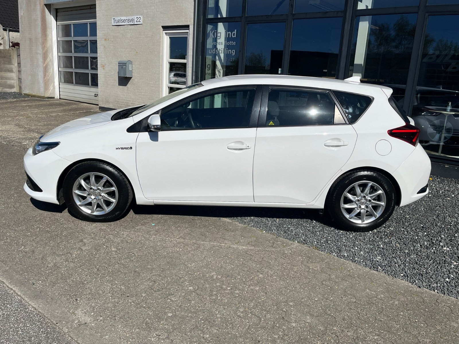 Hvid Toyota Auris fra 2016