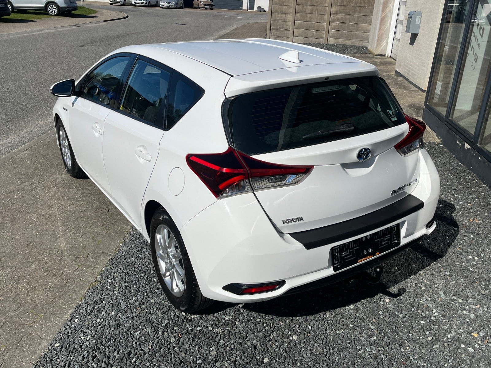 Hvid Toyota Auris fra 2016
