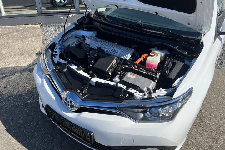 Hvid Toyota Auris fra 2016