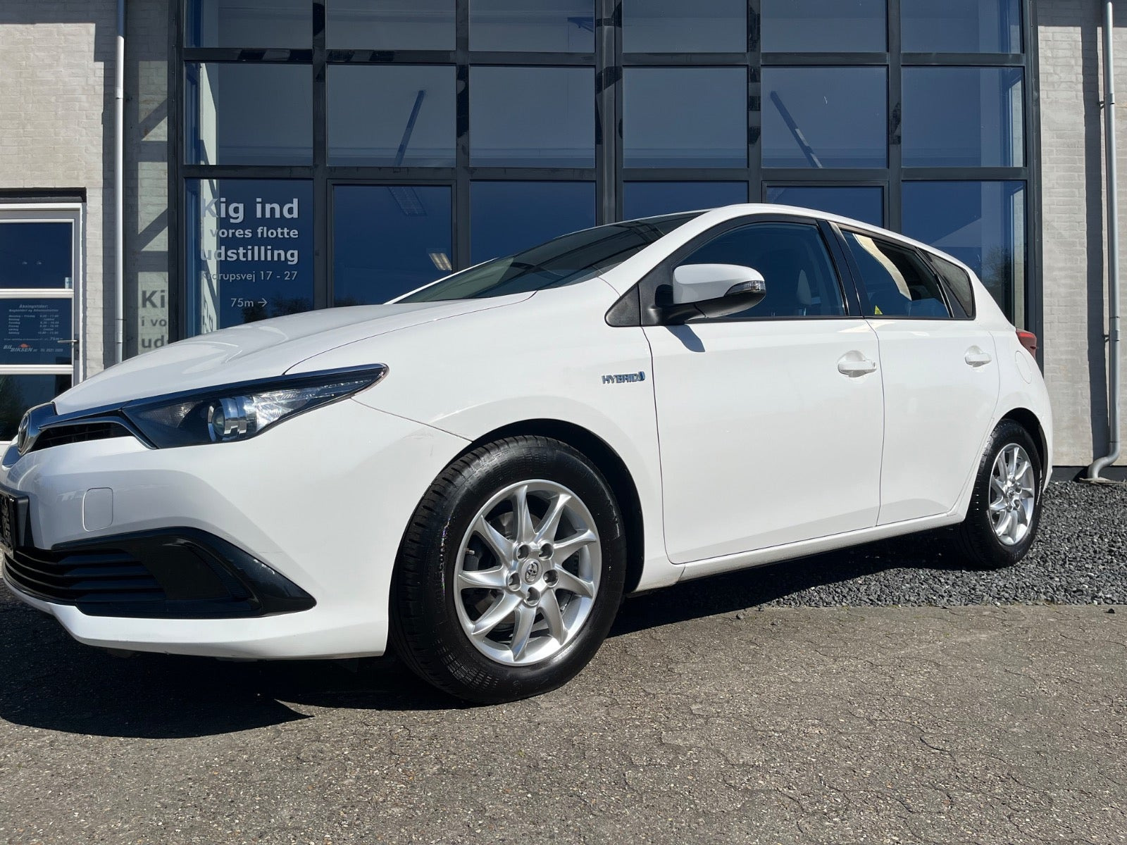 Hvid Toyota Auris fra 2016