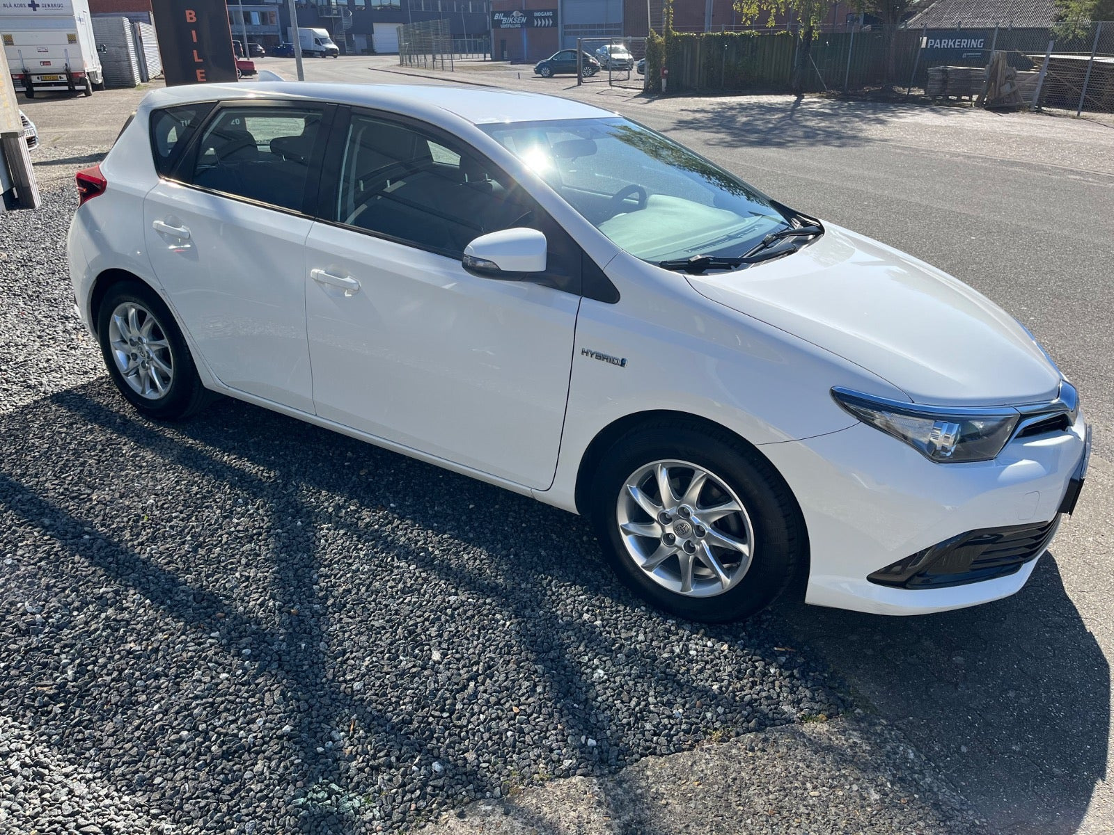 Hvid Toyota Auris fra 2016