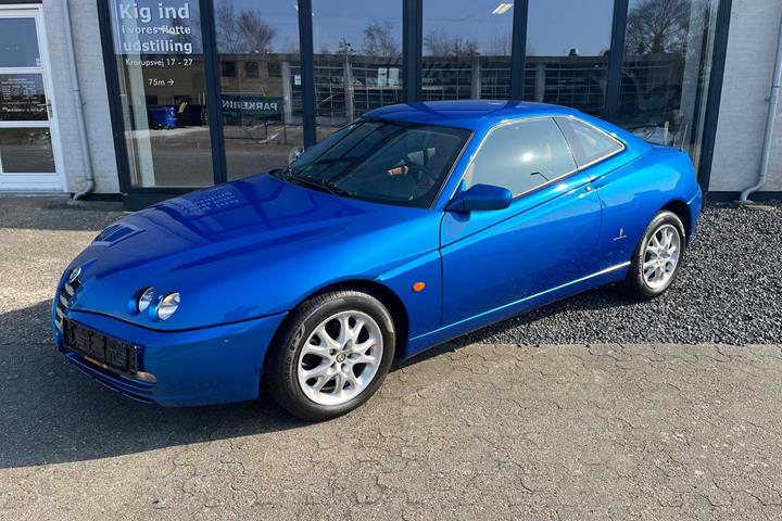 Blå Alfa Romeo GTV fra 2009