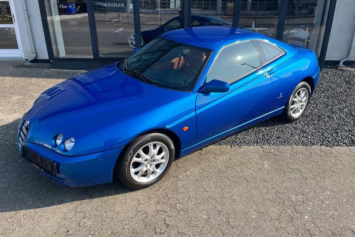 Blå Alfa Romeo GTV fra 2009