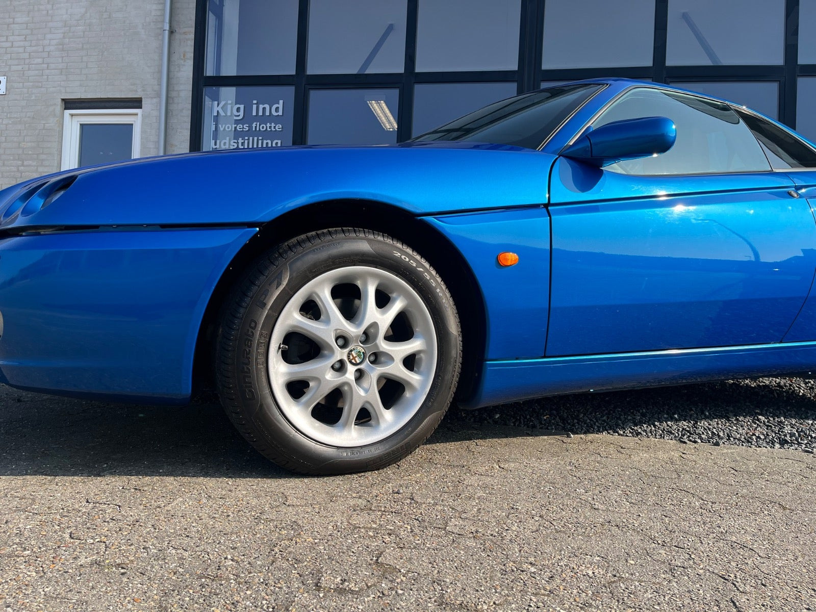 Blå Alfa Romeo GTV fra 2009