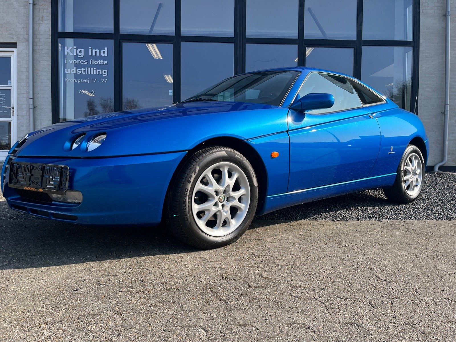 Blå Alfa Romeo GTV fra 2009