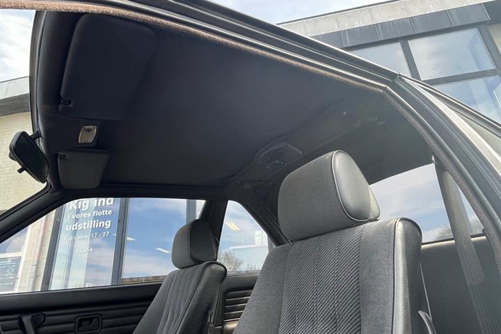 Hvid BMW 316i fra 1984