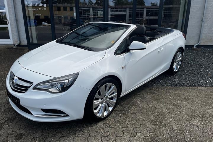 Hvid Opel Cascada fra 2016