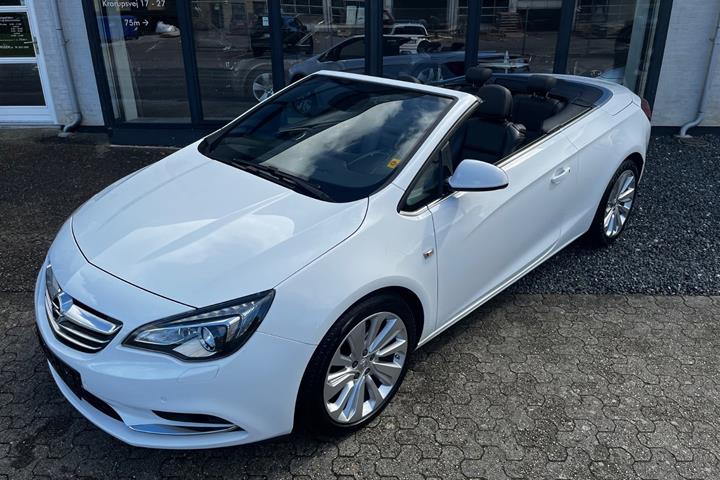Hvid Opel Cascada fra 2016
