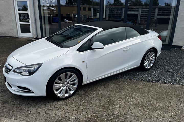 Hvid Opel Cascada fra 2016