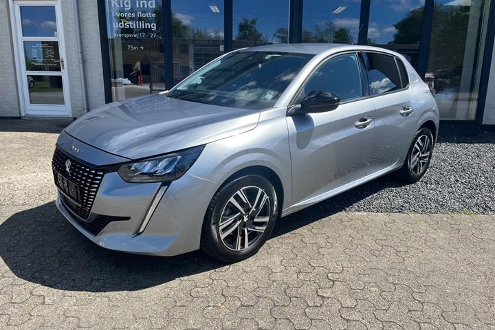 Grå Peugeot 208 fra 2023