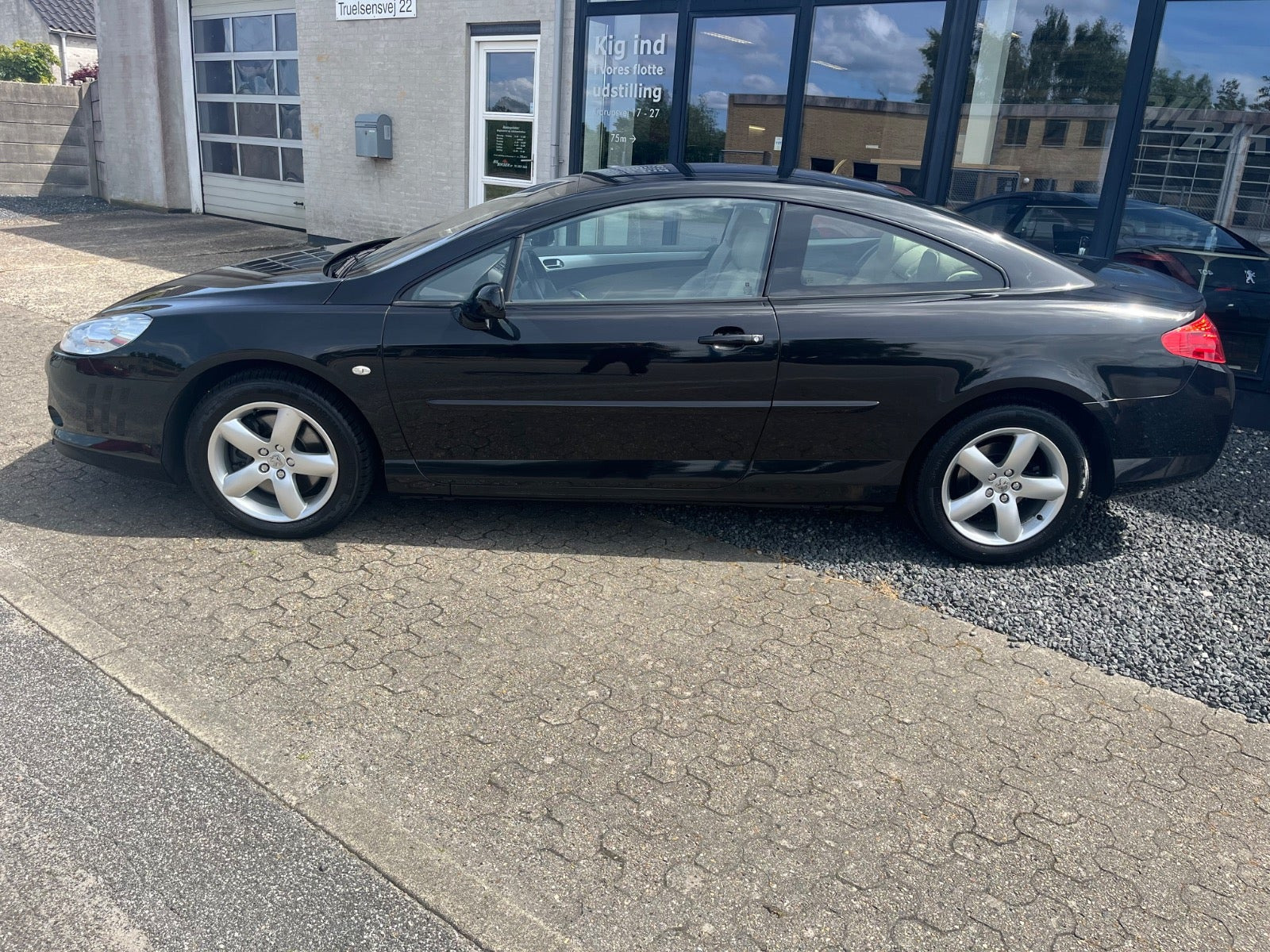 Sort Peugeot 407 fra 2006