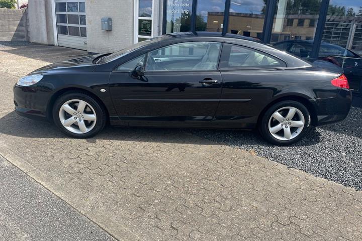 Sort Peugeot 407 fra 2006
