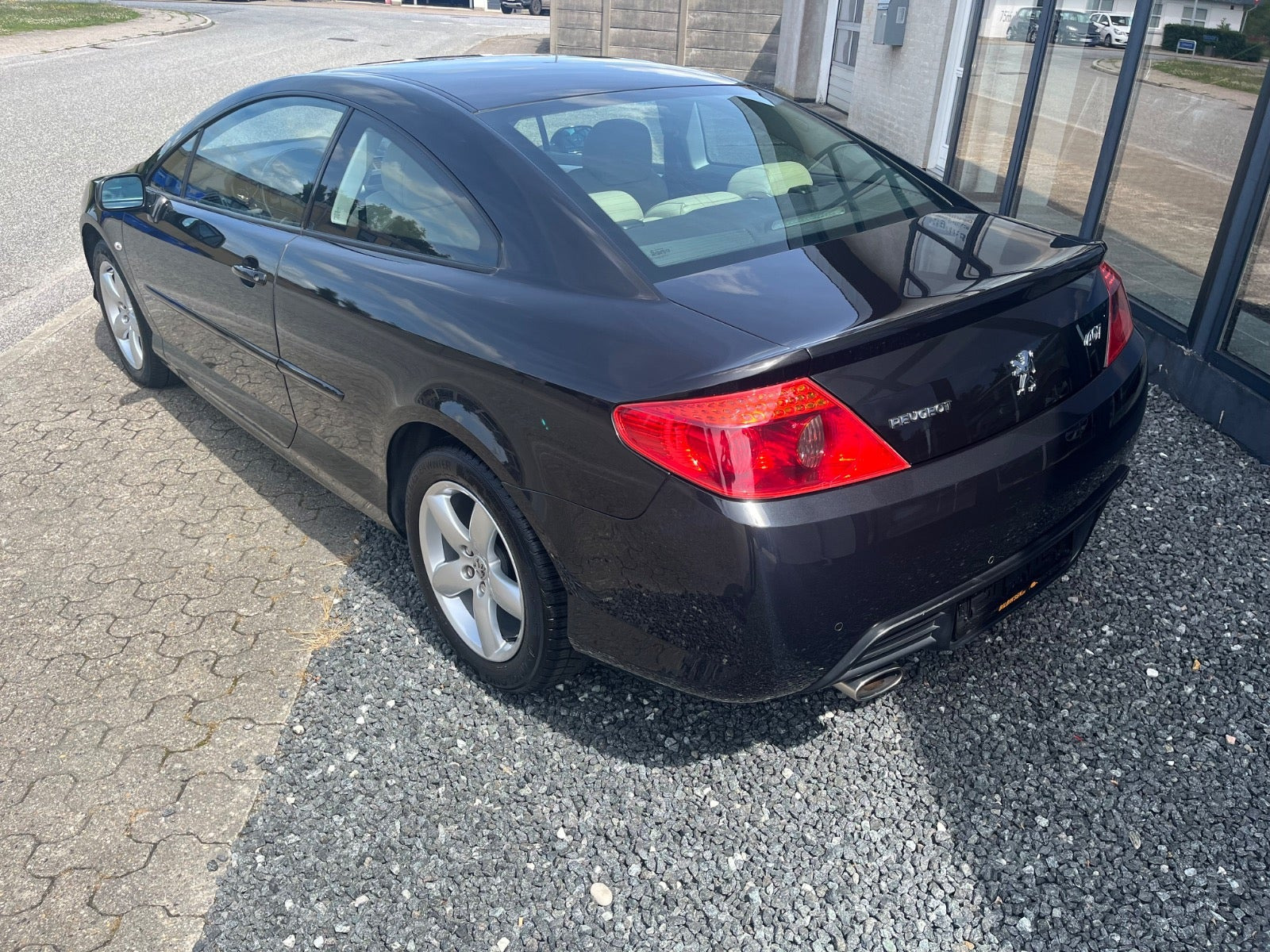 Sort Peugeot 407 fra 2006