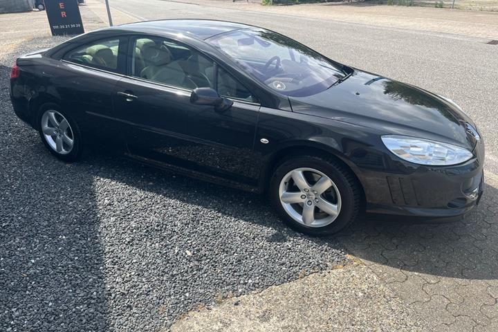 Sort Peugeot 407 fra 2006