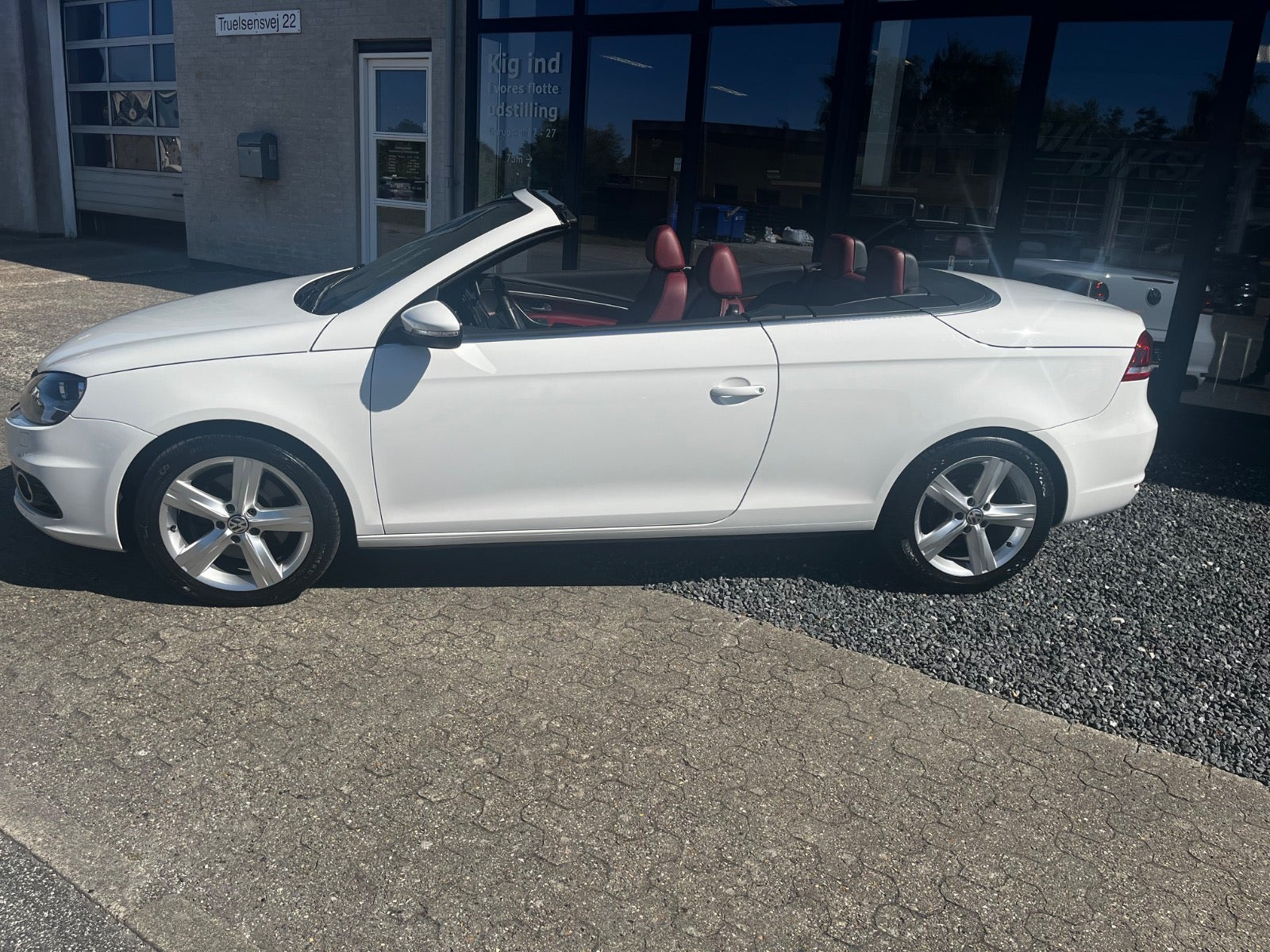 Hvid VW Eos fra 2012