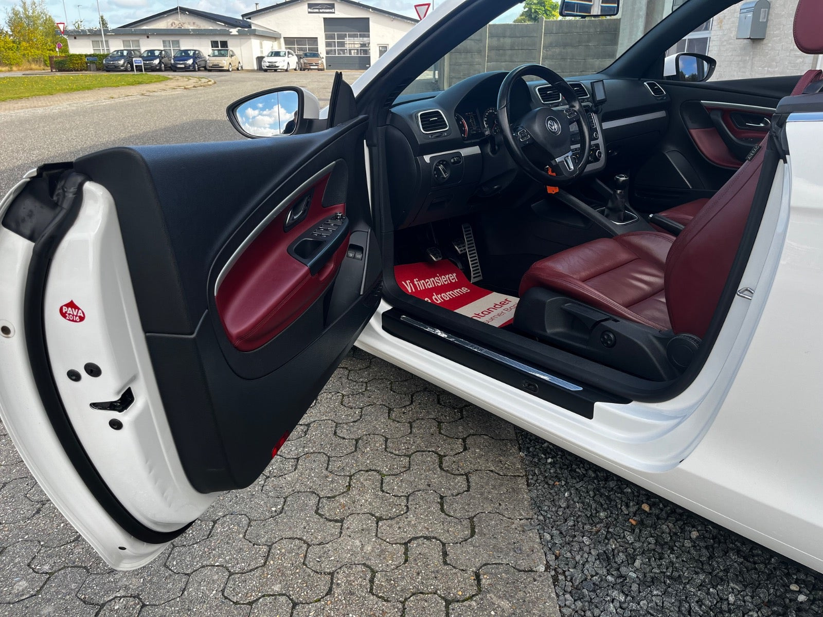 Hvid VW Eos fra 2012