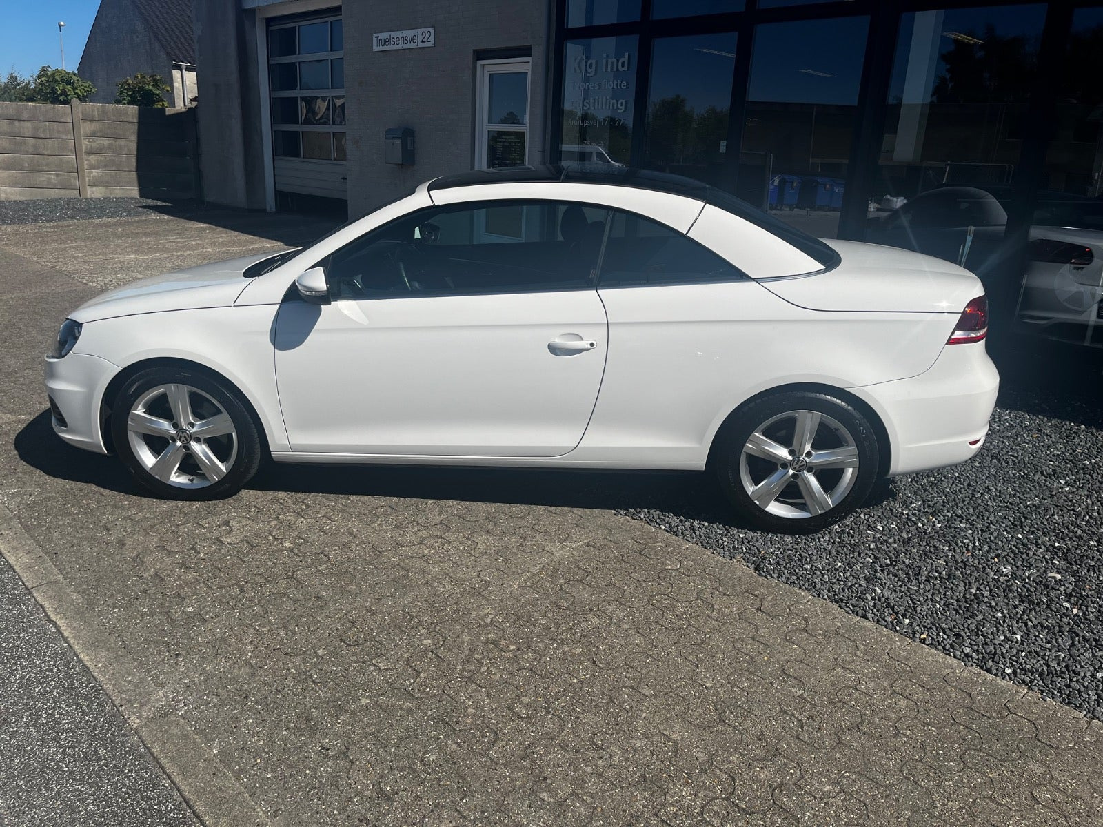 Hvid VW Eos fra 2012