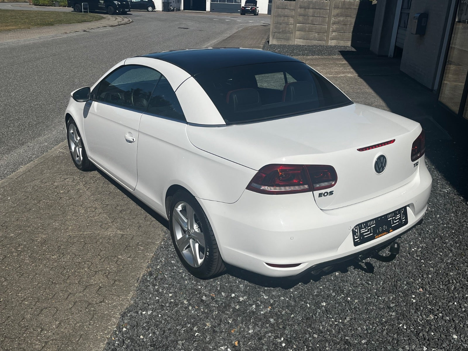 Hvid VW Eos fra 2012