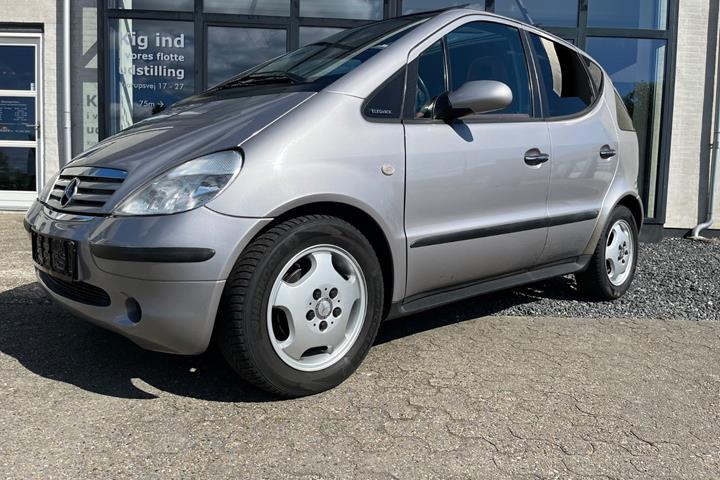 Grå Mercedes A140 fra 2000