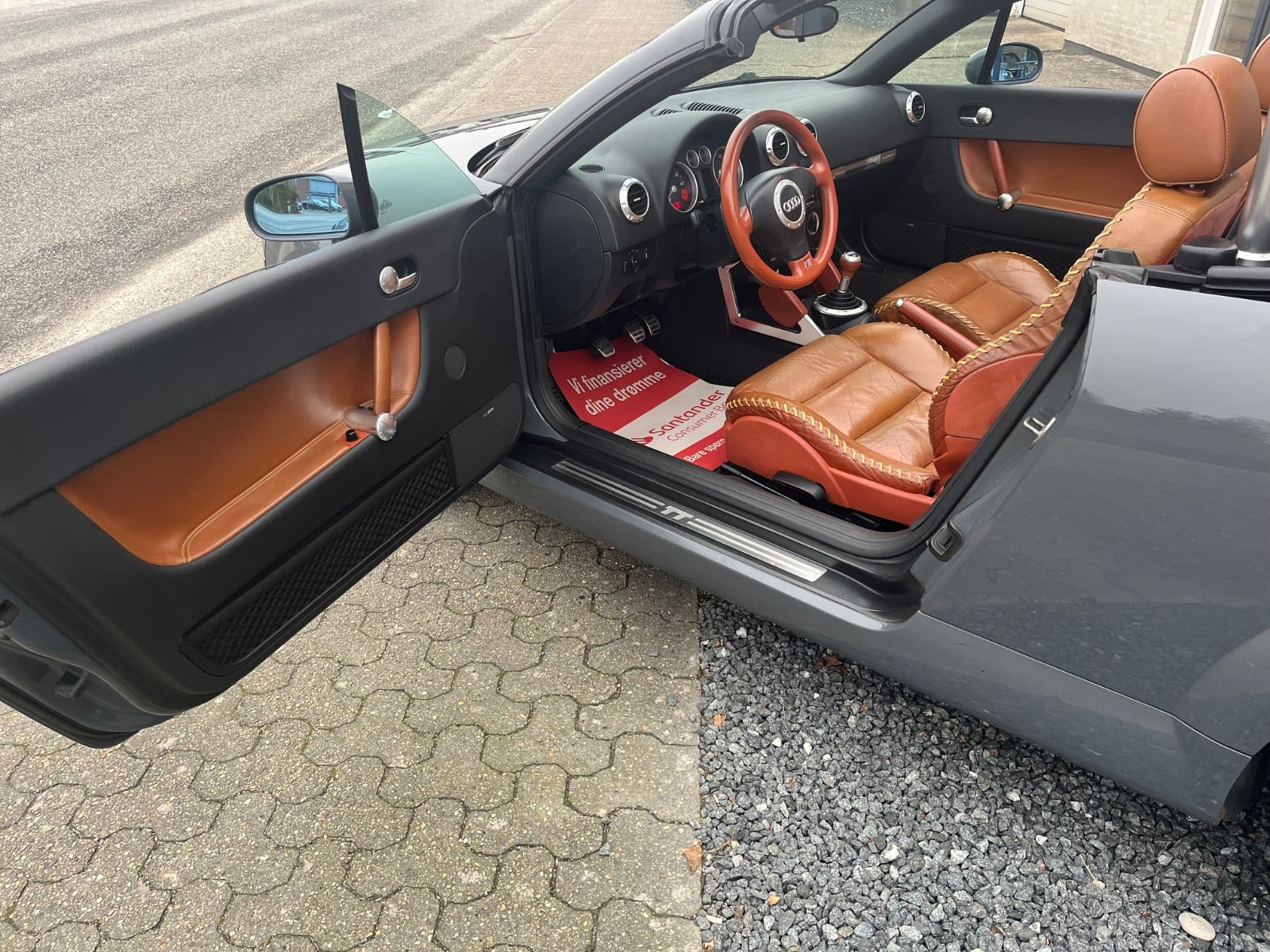 Grå Audi TT fra 2000
