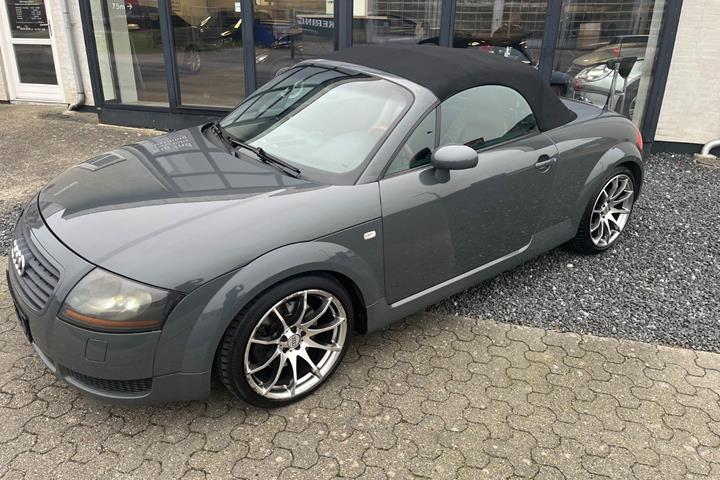 Grå Audi TT fra 2000