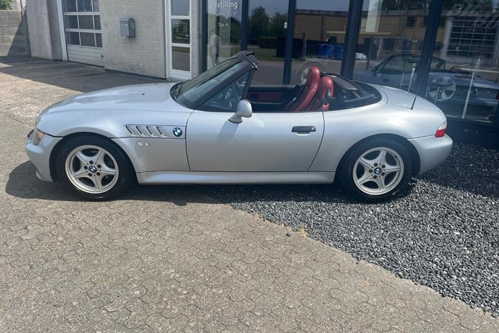 Sølv BMW Z3 fra 1996