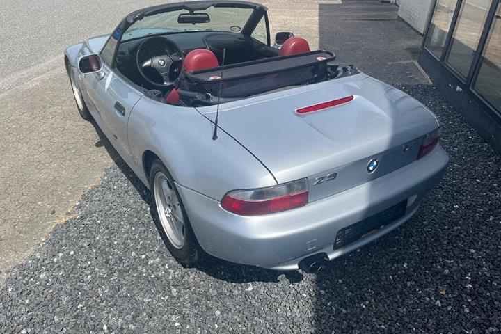 Sølv BMW Z3 fra 1996