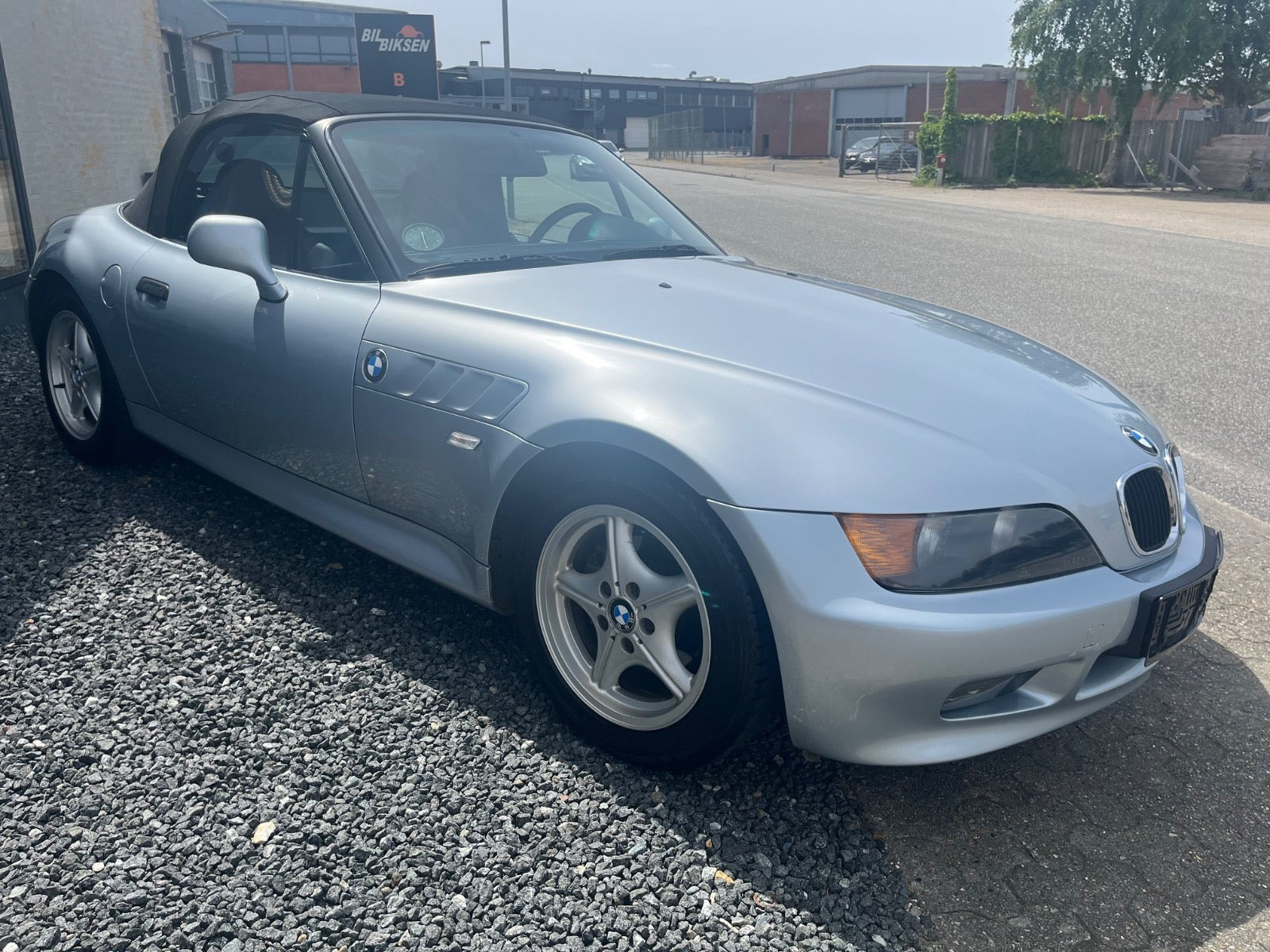 Sølv BMW Z3 fra 1996