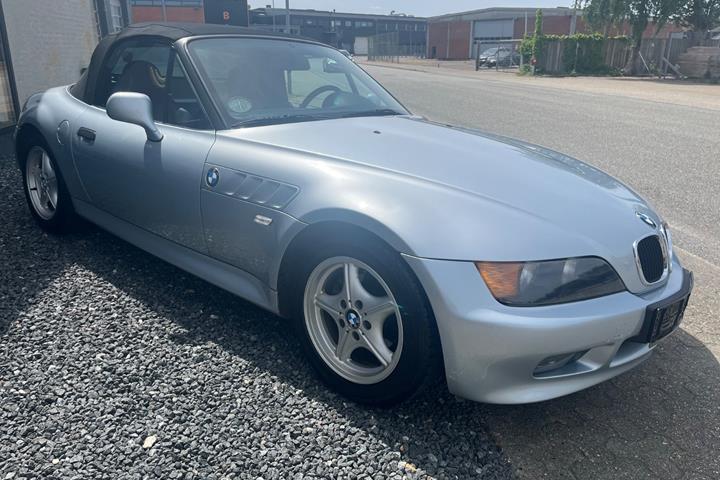 Sølv BMW Z3 fra 1996